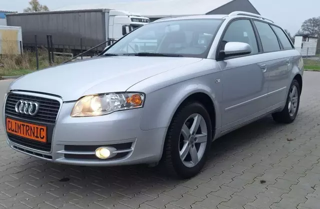 AUDI A4 