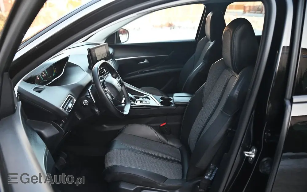 PEUGEOT 3008 225 e-EAT8 Allure