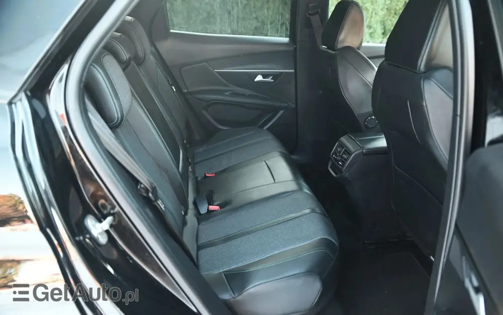 PEUGEOT 3008 225 e-EAT8 Allure