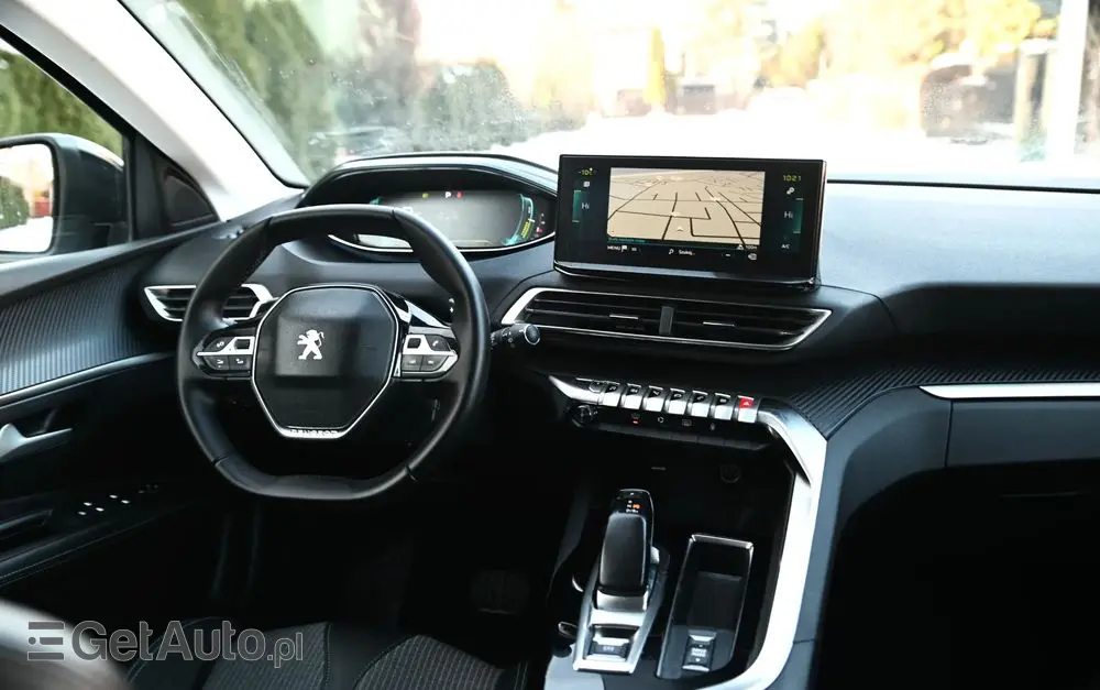 PEUGEOT 3008 225 e-EAT8 Allure