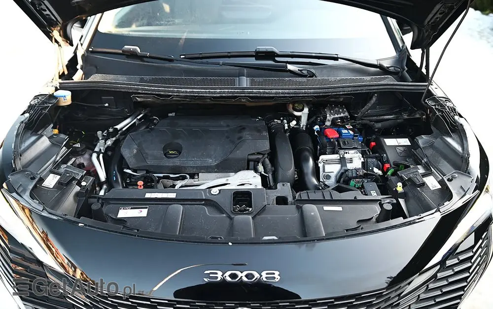 PEUGEOT 3008 225 e-EAT8 Allure