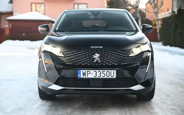 PEUGEOT 3008 225 e-EAT8 Allure