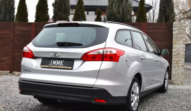 FORD Focus 1.6 Ti-VCT (105 KM)