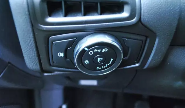 FORD Focus 1.6 Ti-VCT (105 KM)