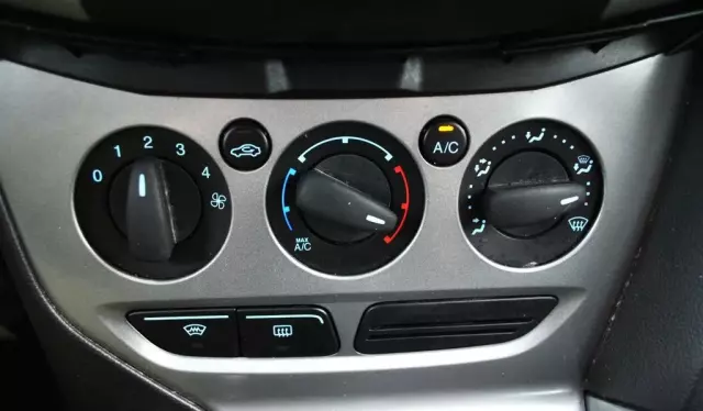 FORD Focus 1.6 Ti-VCT (105 KM)