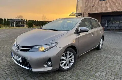 TOYOTA Auris 
