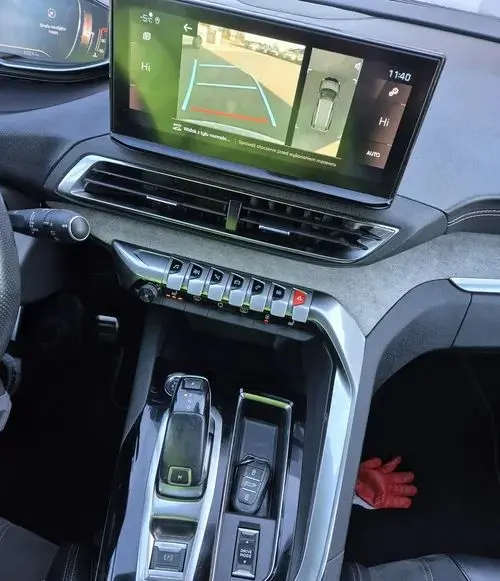 PEUGEOT 5008 