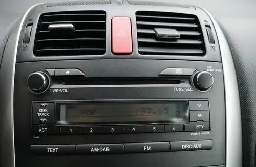 TOYOTA Auris 