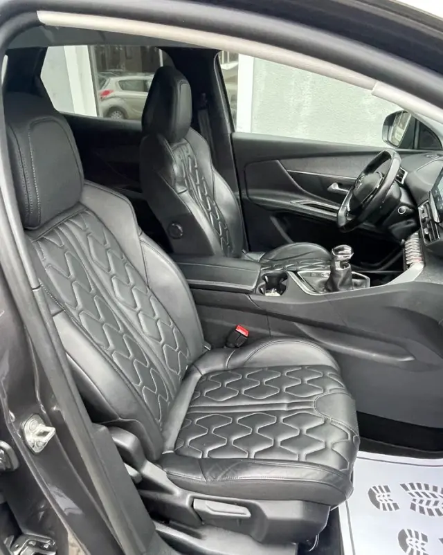 PEUGEOT 3008 BlueHDi 130 Stop & Start Allure Pack