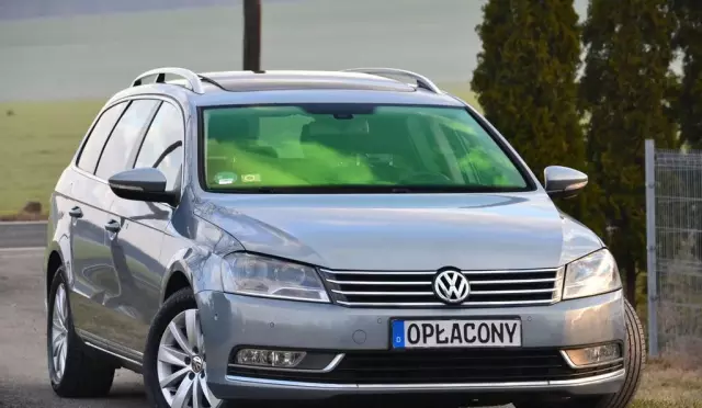 VOLKSWAGEN Passat 