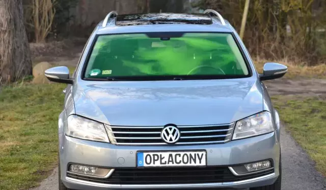 VOLKSWAGEN Passat 