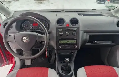 VOLKSWAGEN Caddy 