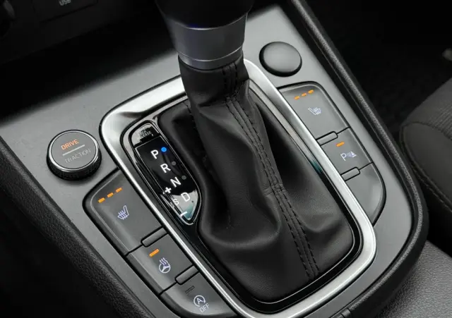 HYUNDAI Kona 1.0 T-GDI Smart DCT