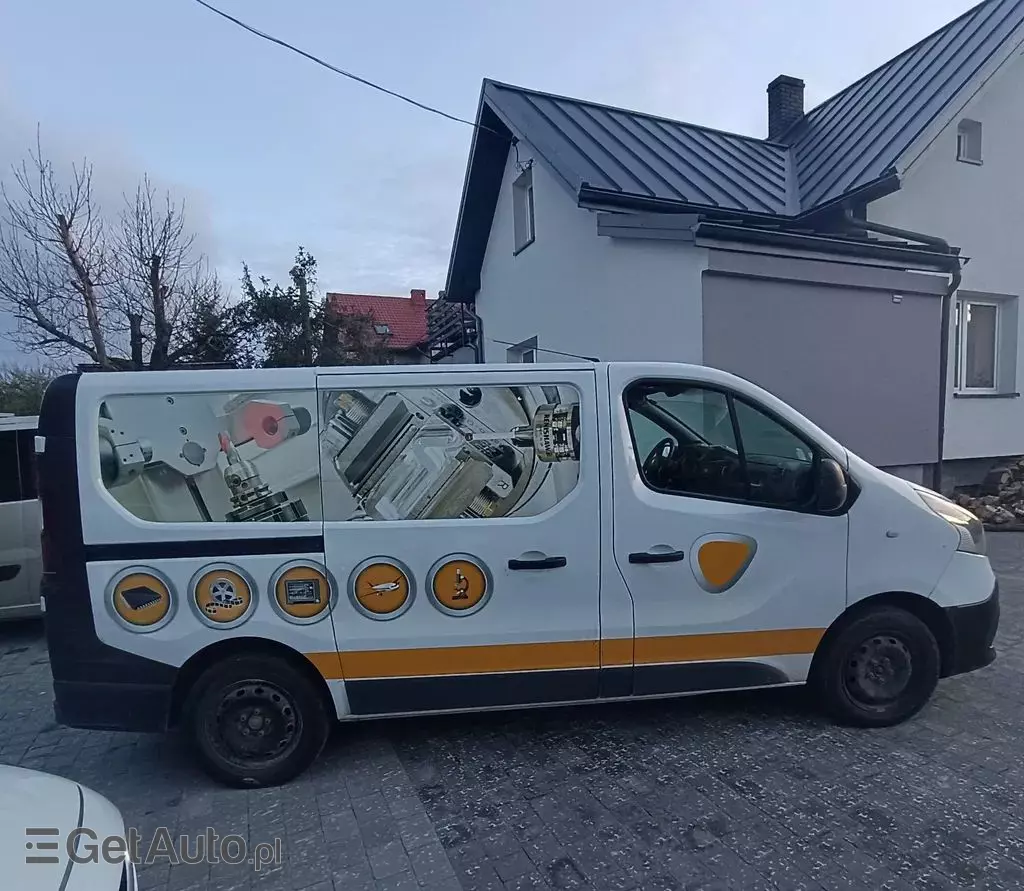 RENAULT Trafic 