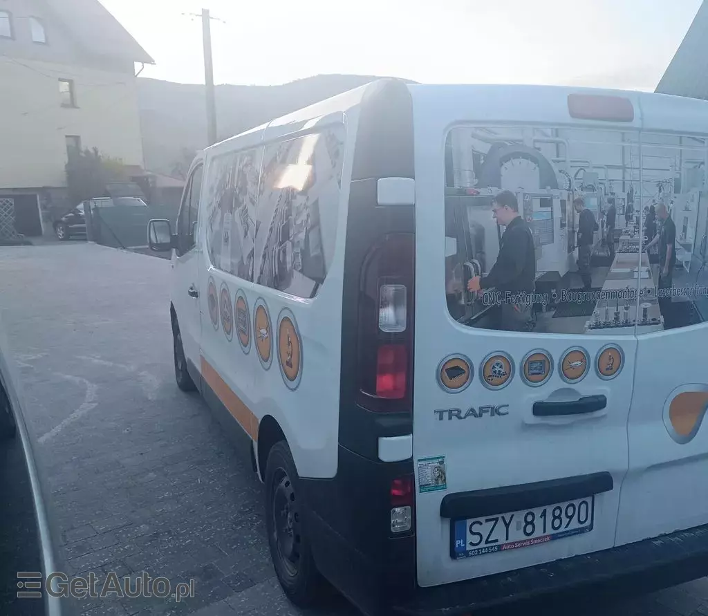 RENAULT Trafic 