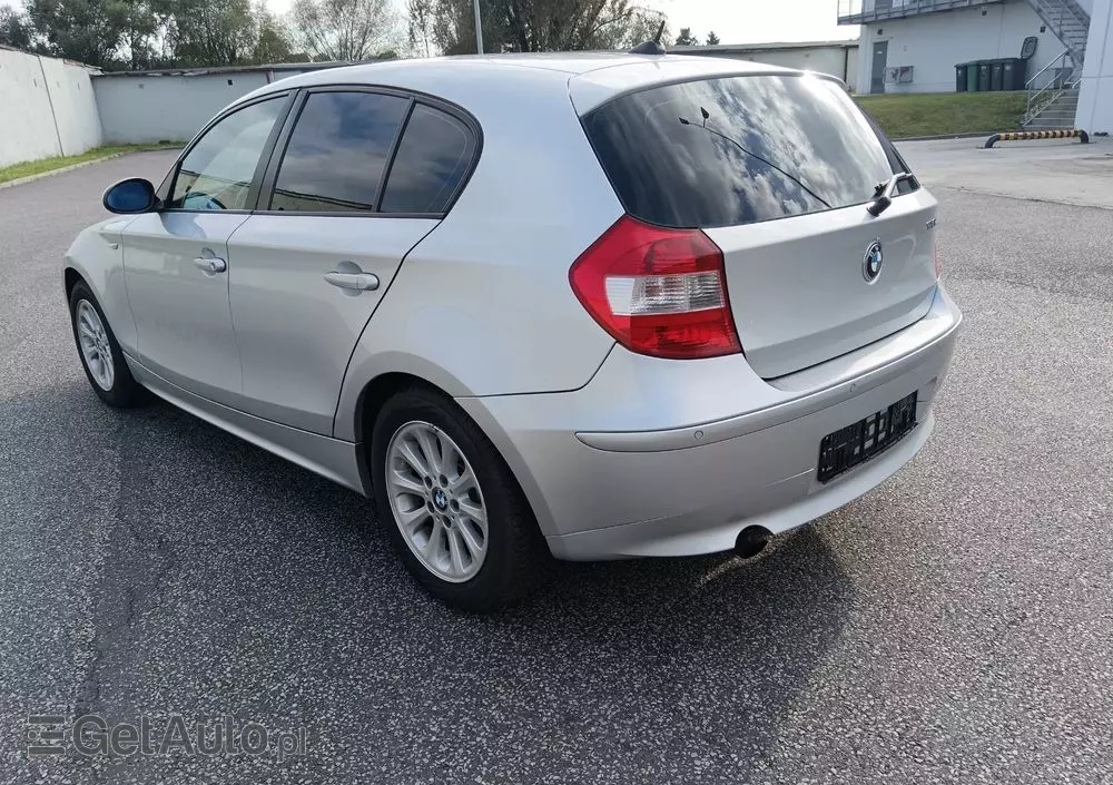 BMW Seria 1 120i