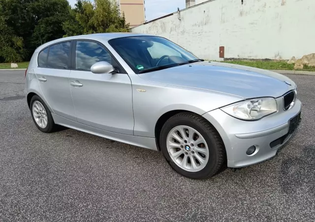 BMW Seria 1 120i