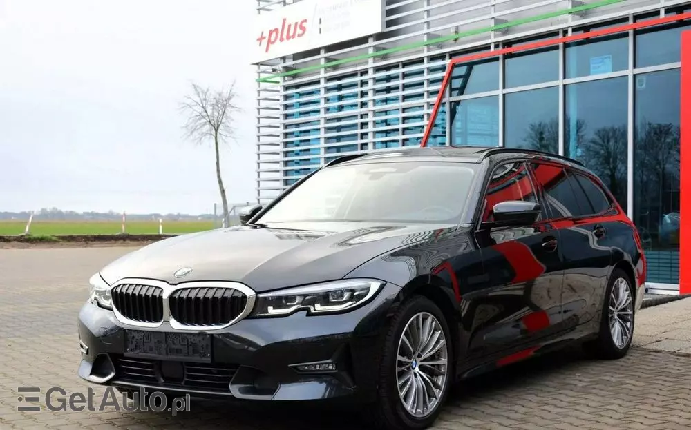 BMW Seria 3 330d xDrive Sport Line