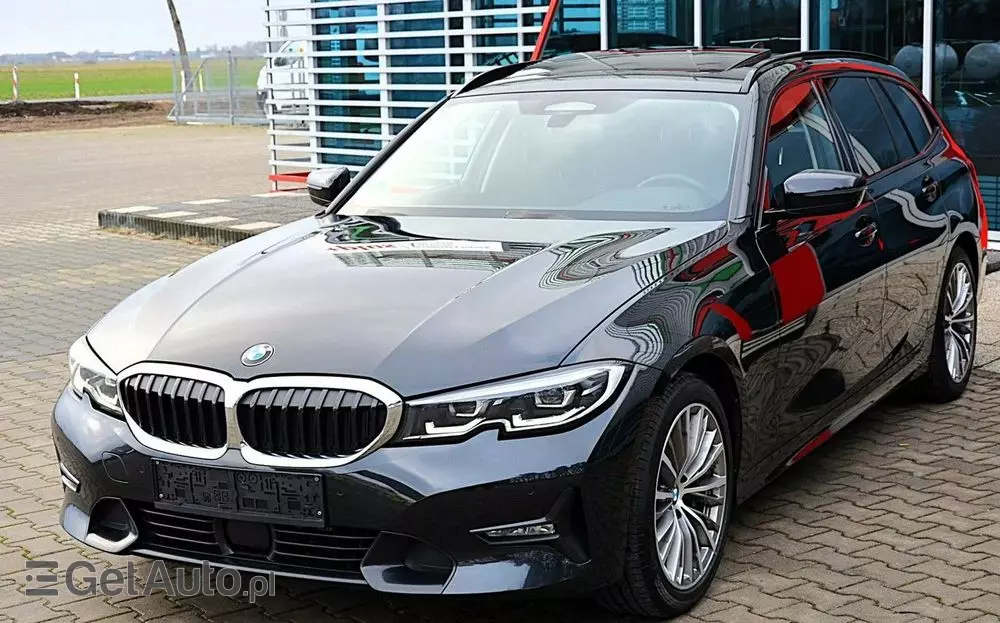 BMW Seria 3 330d xDrive Sport Line