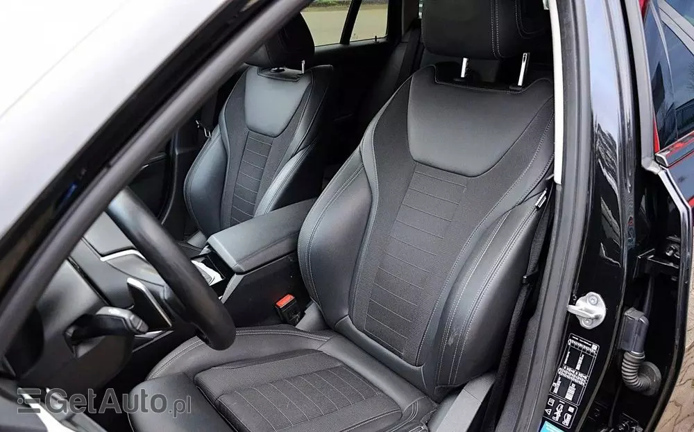 BMW Seria 3 330d xDrive Sport Line