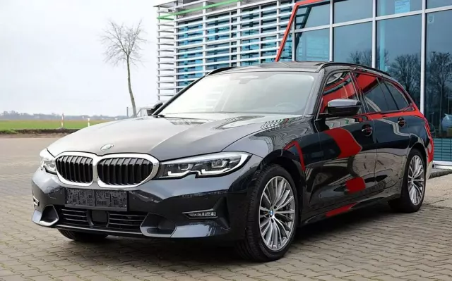 BMW Seria 3 330d xDrive Sport Line