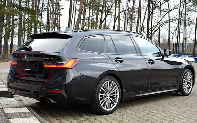 BMW Seria 3 330d xDrive Sport Line