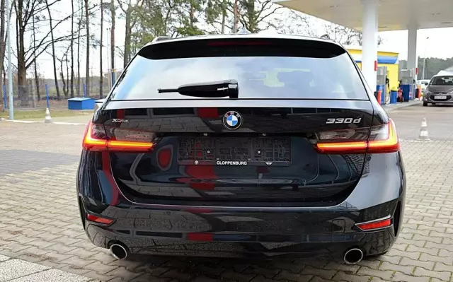 BMW Seria 3 330d xDrive Sport Line