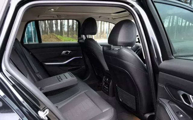 BMW Seria 3 330d xDrive Sport Line