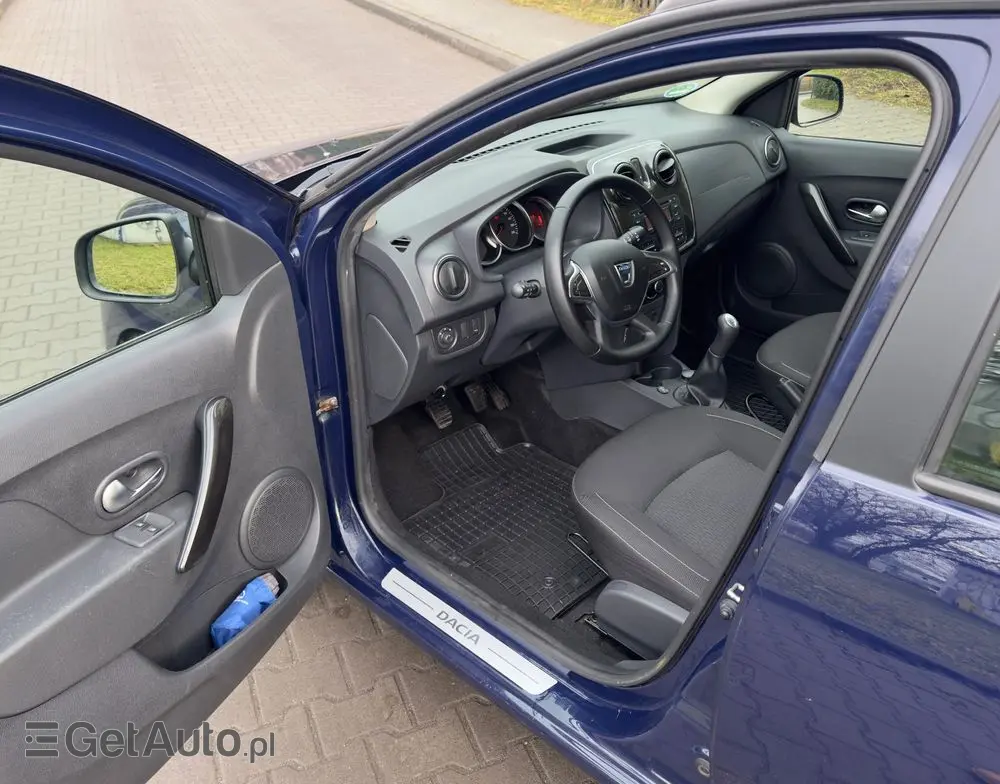 DACIA Logan TCe 90 S&S Celebration