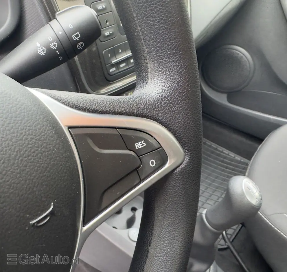 DACIA Logan TCe 90 S&S Celebration