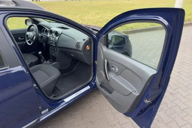 DACIA Logan TCe 90 S&S Celebration