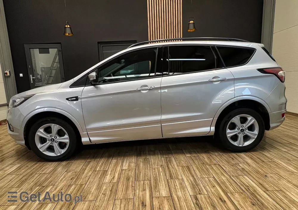 FORD Kuga 2.0 TDCi 2x4 ST-Line