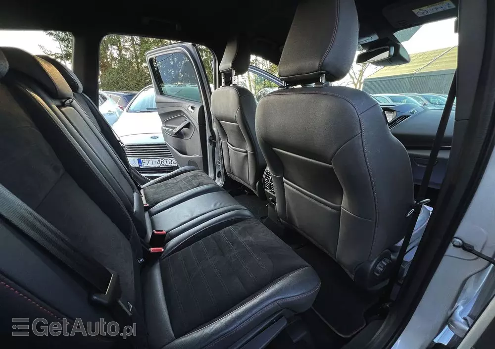 FORD Kuga 2.0 TDCi 2x4 ST-Line