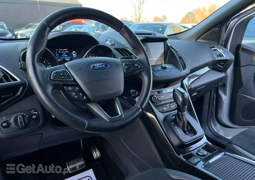 FORD Kuga 2.0 TDCi 2x4 ST-Line