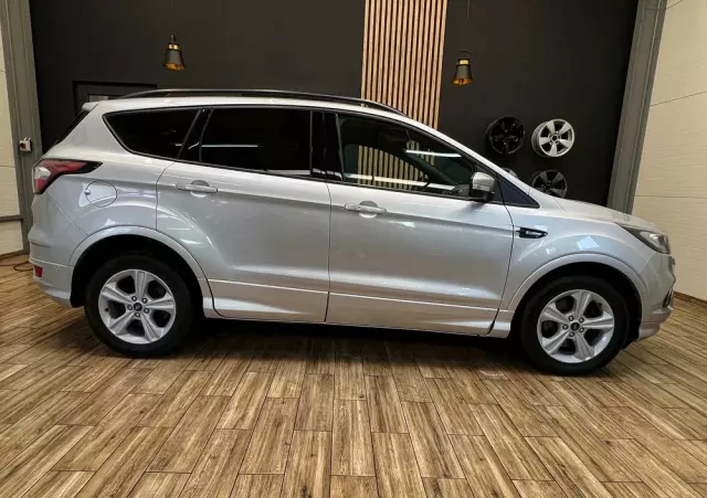 FORD Kuga 2.0 TDCi 2x4 ST-Line