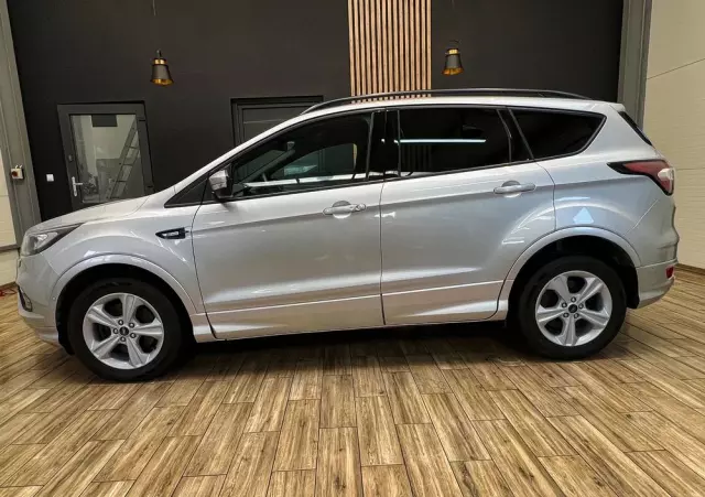 FORD Kuga 2.0 TDCi 2x4 ST-Line