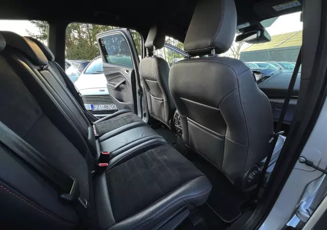 FORD Kuga 2.0 TDCi 2x4 ST-Line