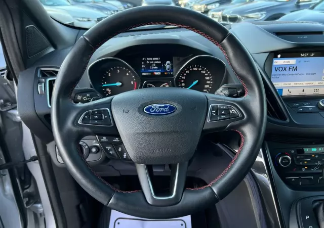 FORD Kuga 2.0 TDCi 2x4 ST-Line