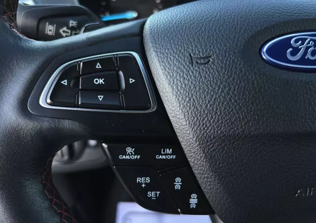 FORD Kuga 2.0 TDCi 2x4 ST-Line