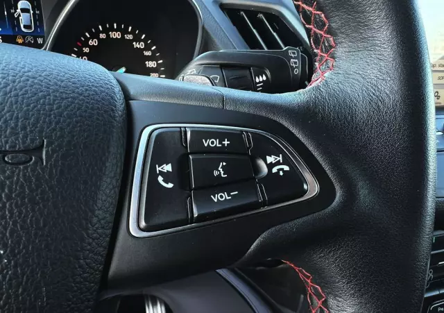 FORD Kuga 2.0 TDCi 2x4 ST-Line