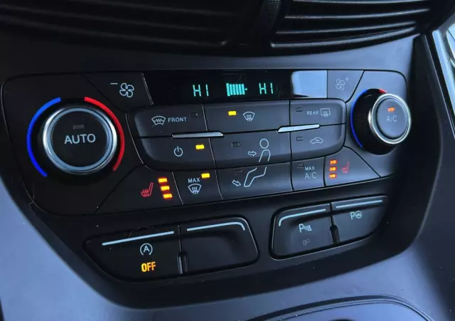 FORD Kuga 2.0 TDCi 2x4 ST-Line