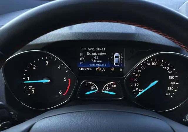 FORD Kuga 2.0 TDCi 2x4 ST-Line