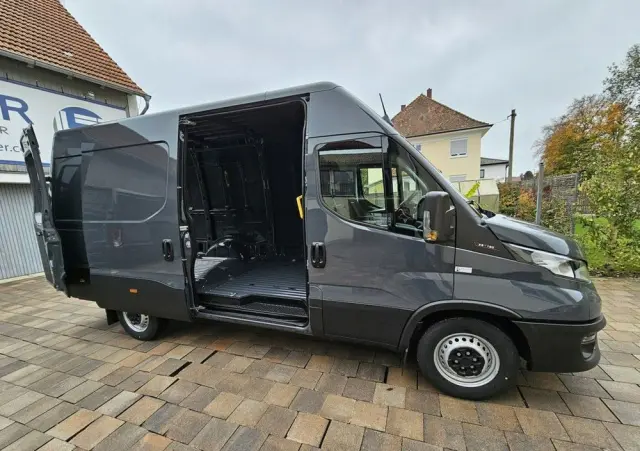 IVECO Daily 35S18 H 