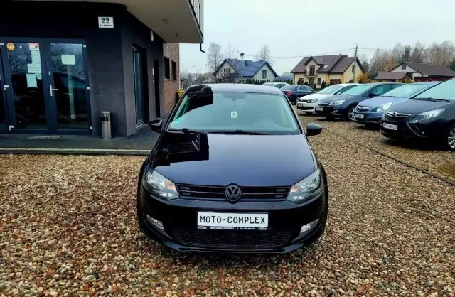 VOLKSWAGEN Polo 