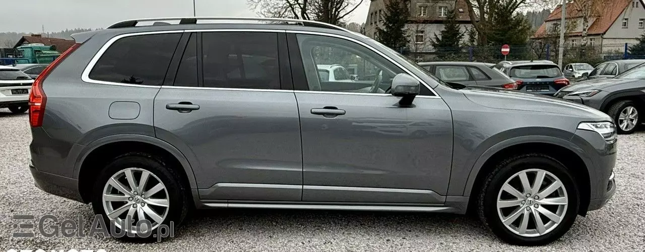 VOLVO XC 90 D5 SCR AWD Momentum