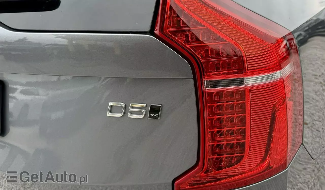 VOLVO XC 90 D5 SCR AWD Momentum