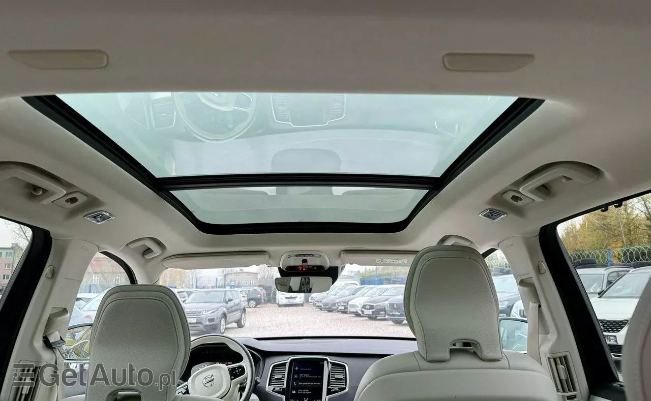VOLVO XC 90 D5 SCR AWD Momentum