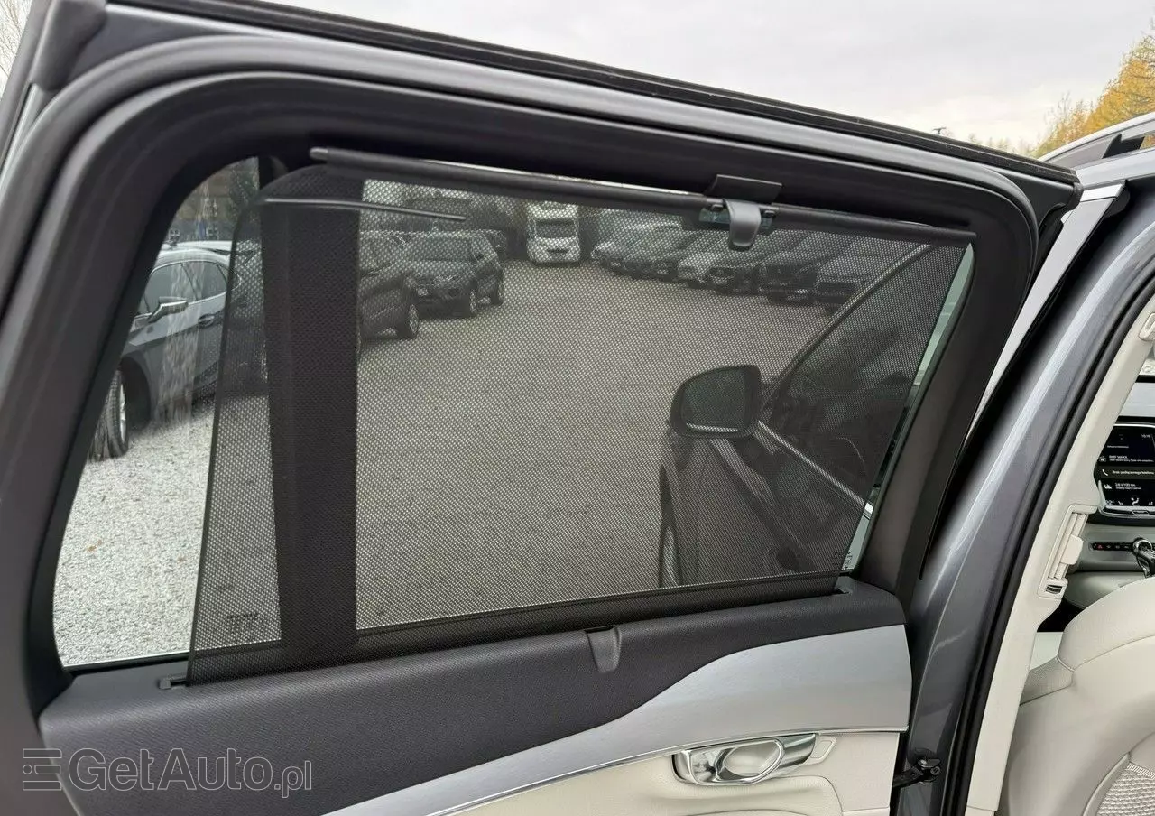 VOLVO XC 90 D5 SCR AWD Momentum