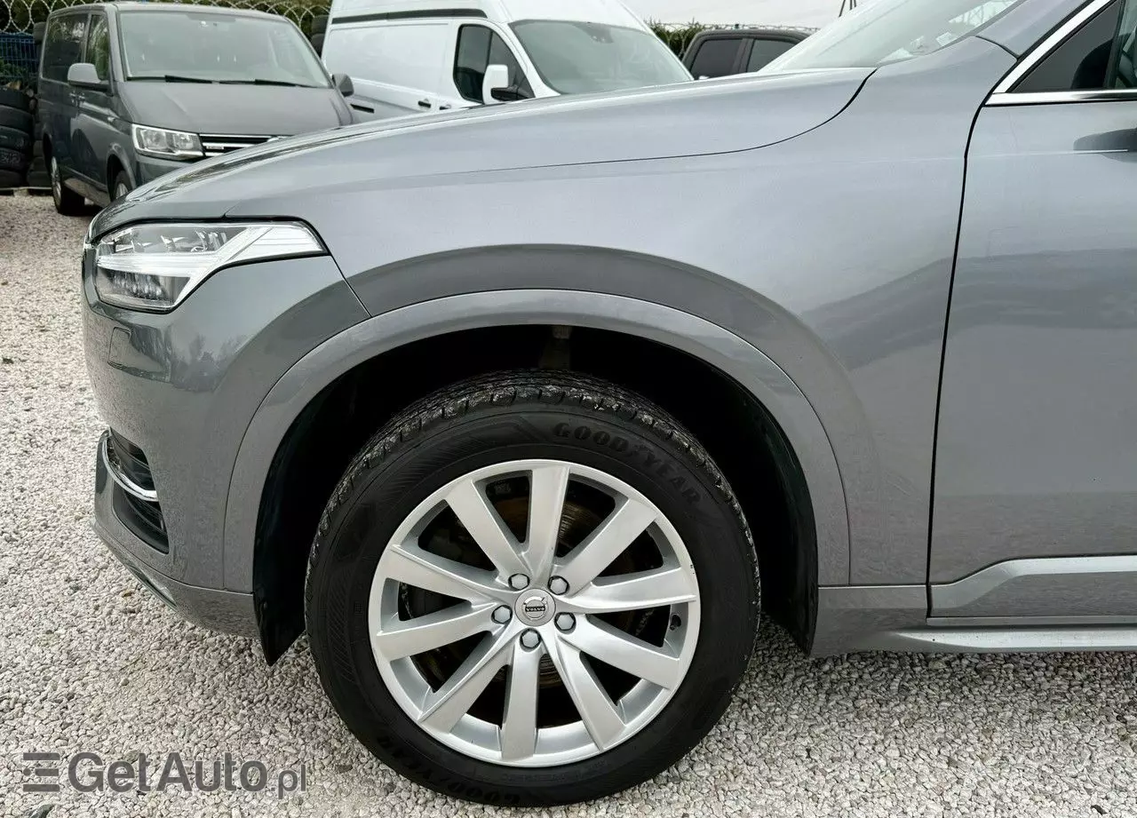VOLVO XC 90 D5 SCR AWD Momentum