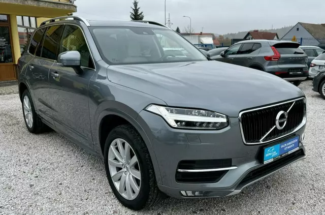 VOLVO XC 90 D5 SCR AWD Momentum
